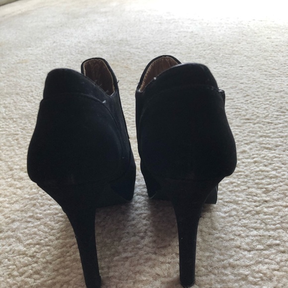 Shoes - Picture 4 of 4